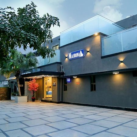 Hotel Mairona Gulberg ラホール エクステリア 写真