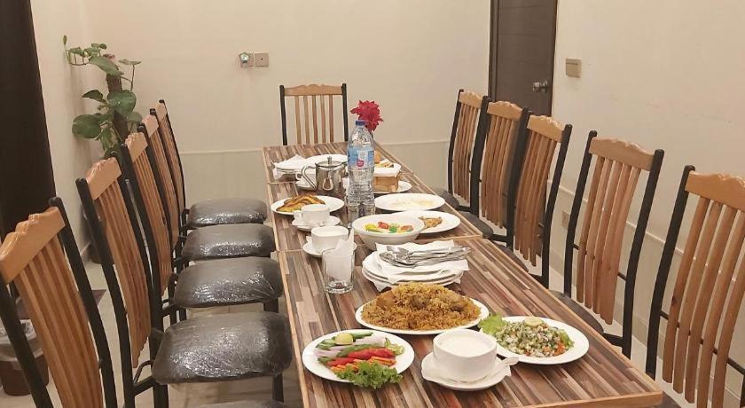 Hotel Mairona Gulberg ラホール エクステリア 写真