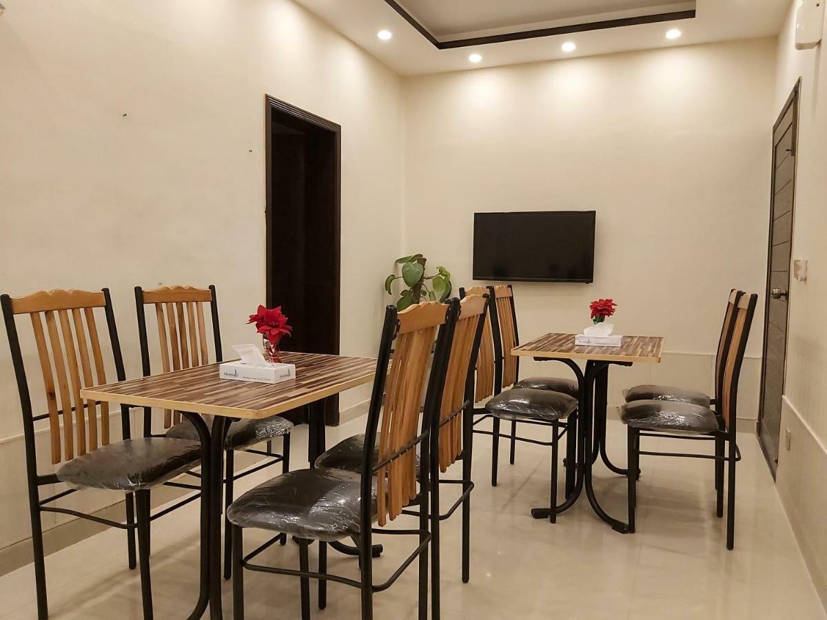 Hotel Mairona Gulberg ラホール エクステリア 写真