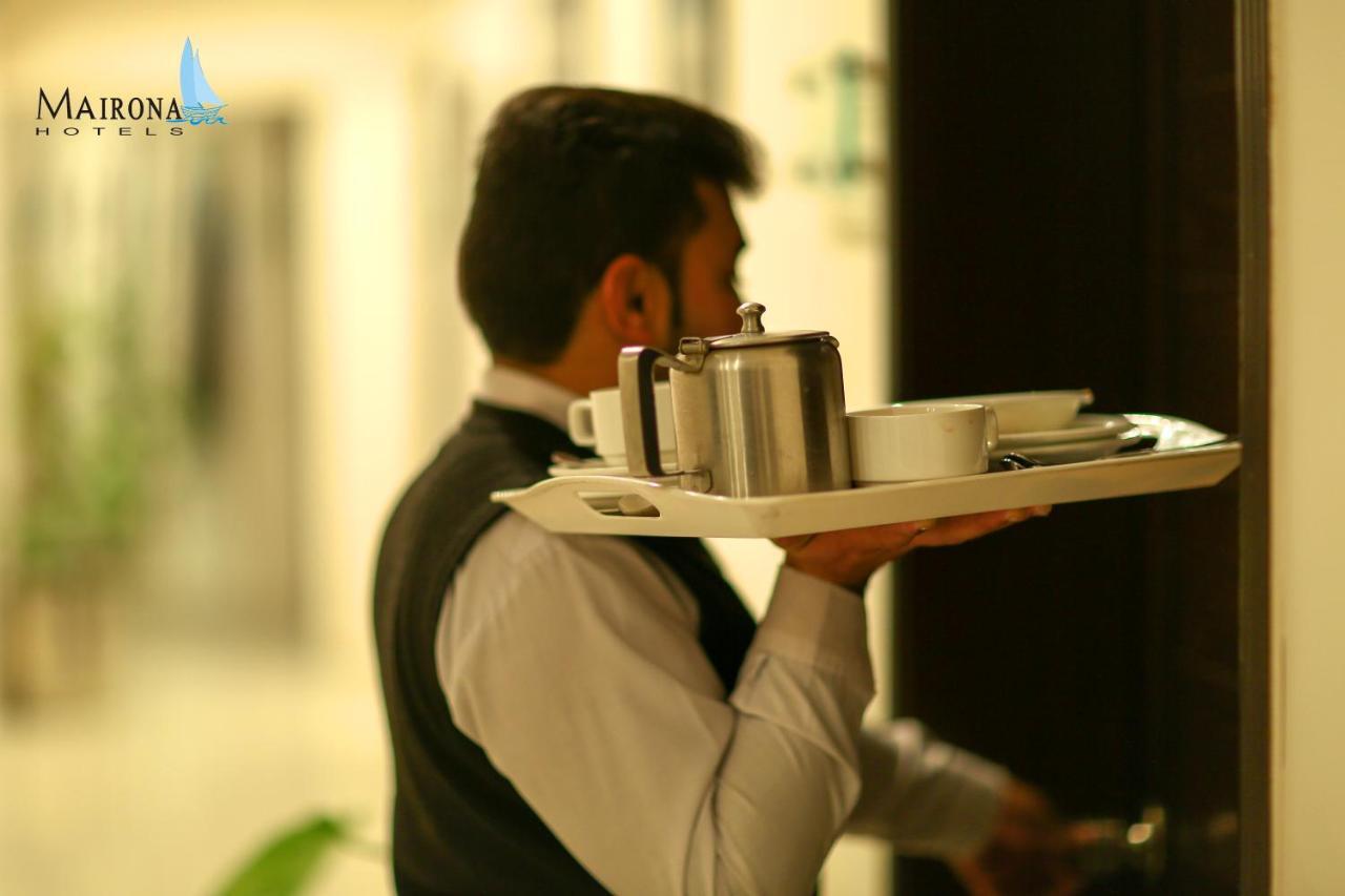 Hotel Mairona Gulberg ラホール エクステリア 写真
