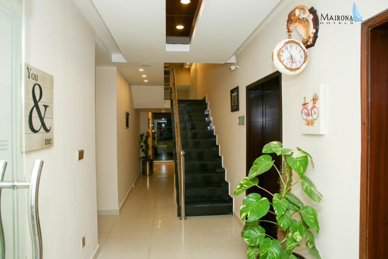 Hotel Mairona Gulberg ラホール エクステリア 写真