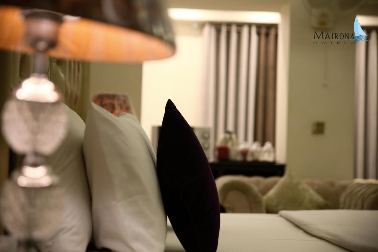 Hotel Mairona Gulberg ラホール エクステリア 写真