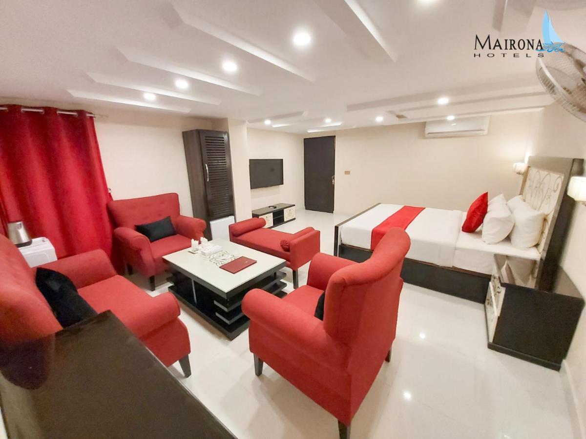 Hotel Mairona Gulberg ラホール エクステリア 写真