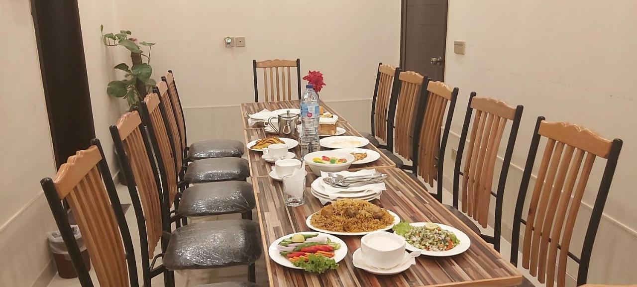 Hotel Mairona Gulberg ラホール エクステリア 写真