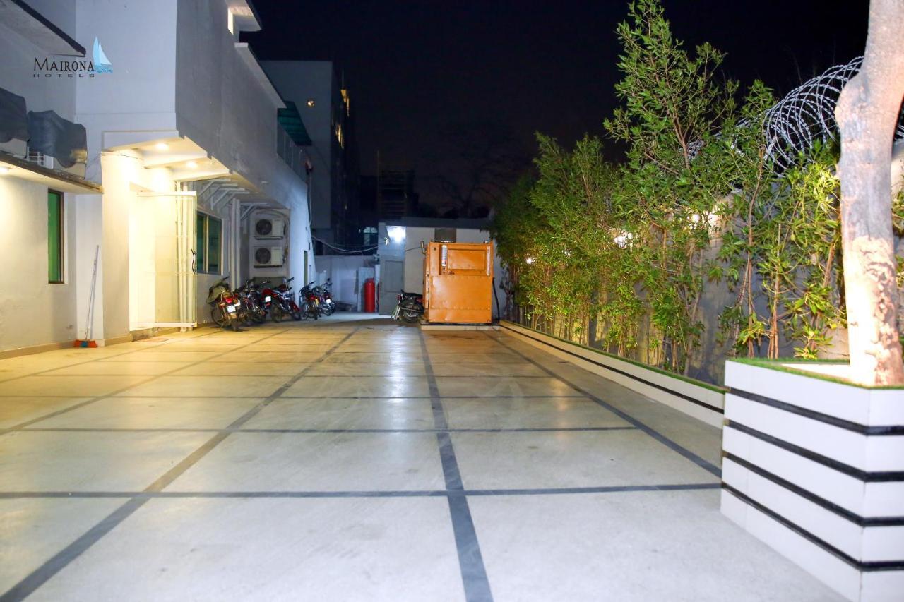 Hotel Mairona Gulberg ラホール エクステリア 写真