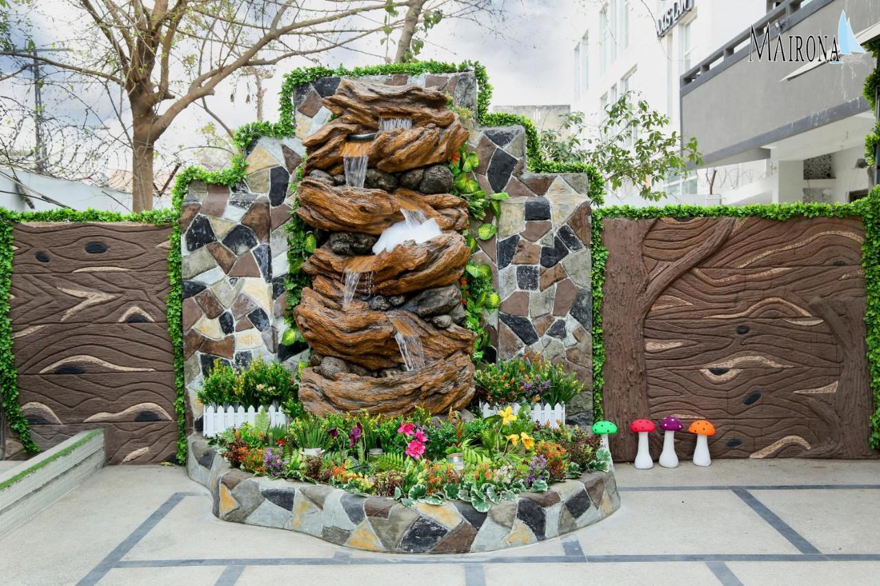 Hotel Mairona Gulberg ラホール エクステリア 写真