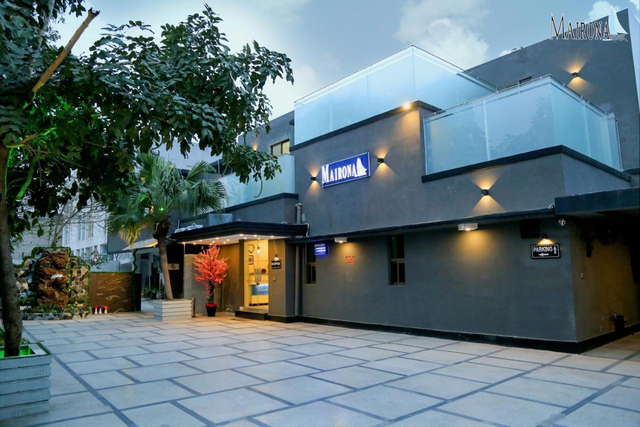 Hotel Mairona Gulberg ラホール エクステリア 写真