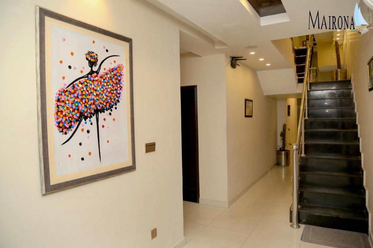 Hotel Mairona Gulberg ラホール エクステリア 写真